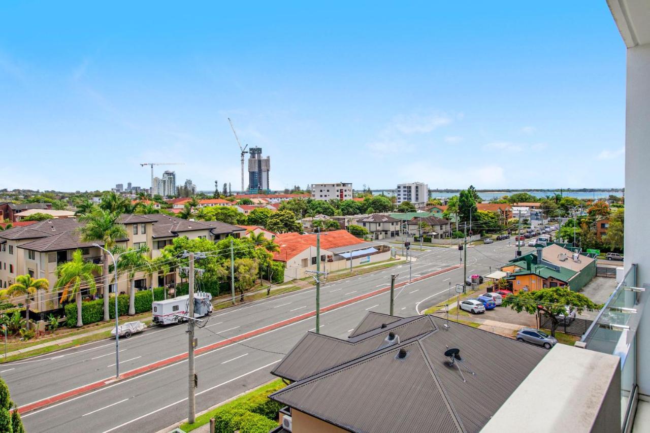 Modern Contemporary Southport Apartment - Coasthm Gold Coast Luaran gambar